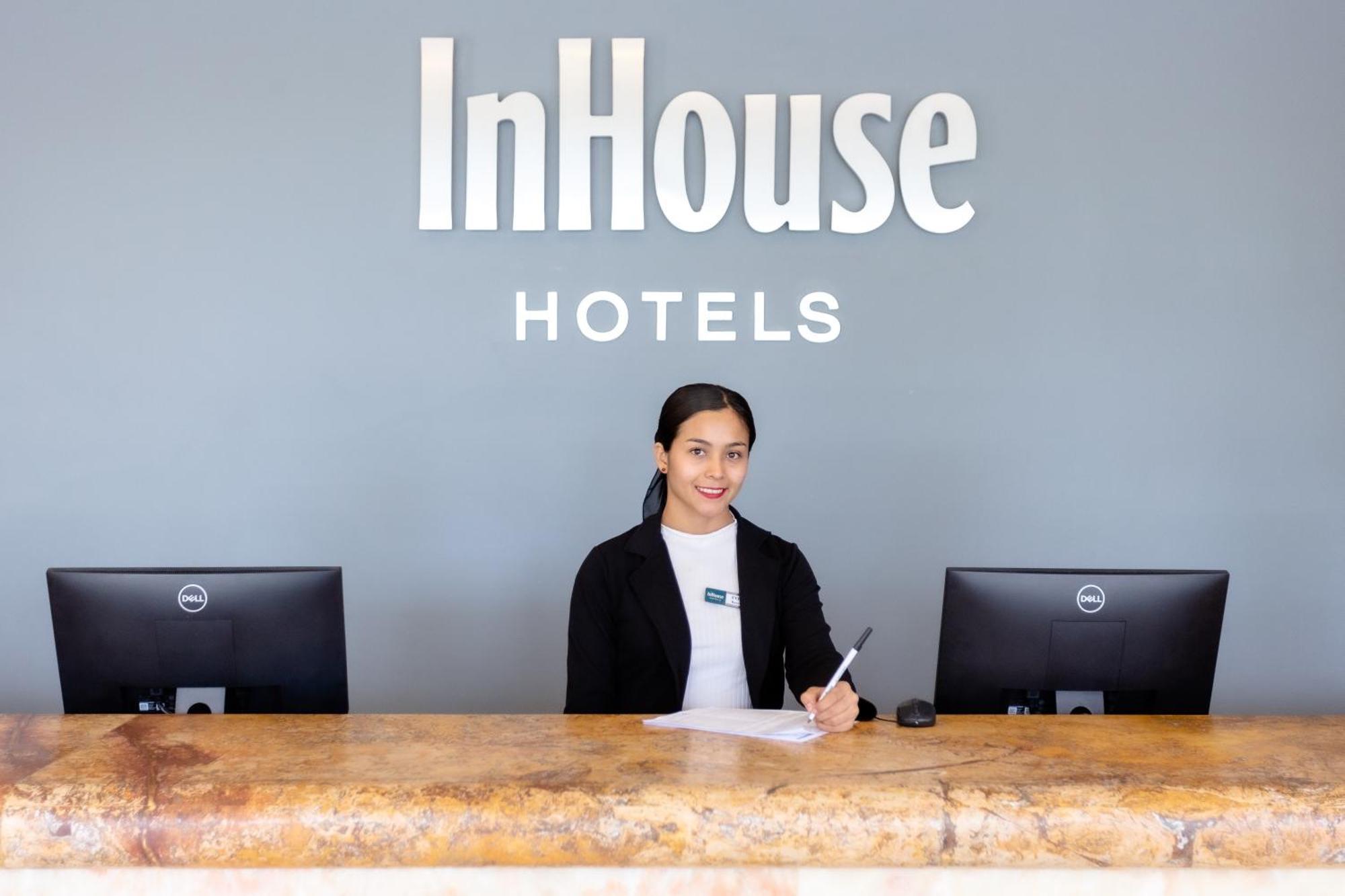 Inhouse Leon Hotel Exterior photo